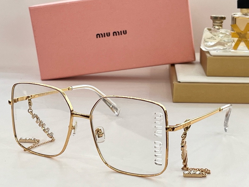MiuMiu-045