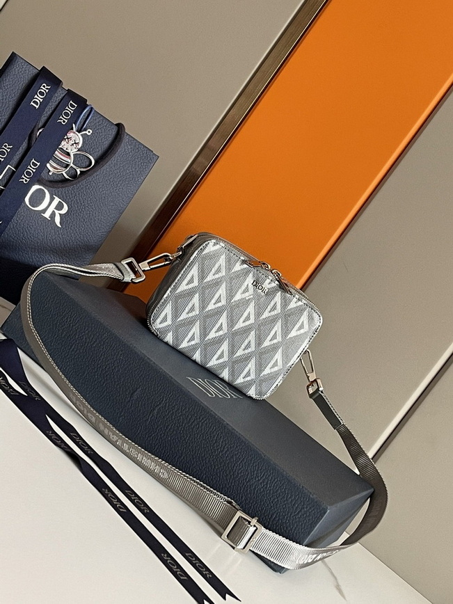 Dior Handbags AAA(Men)-017