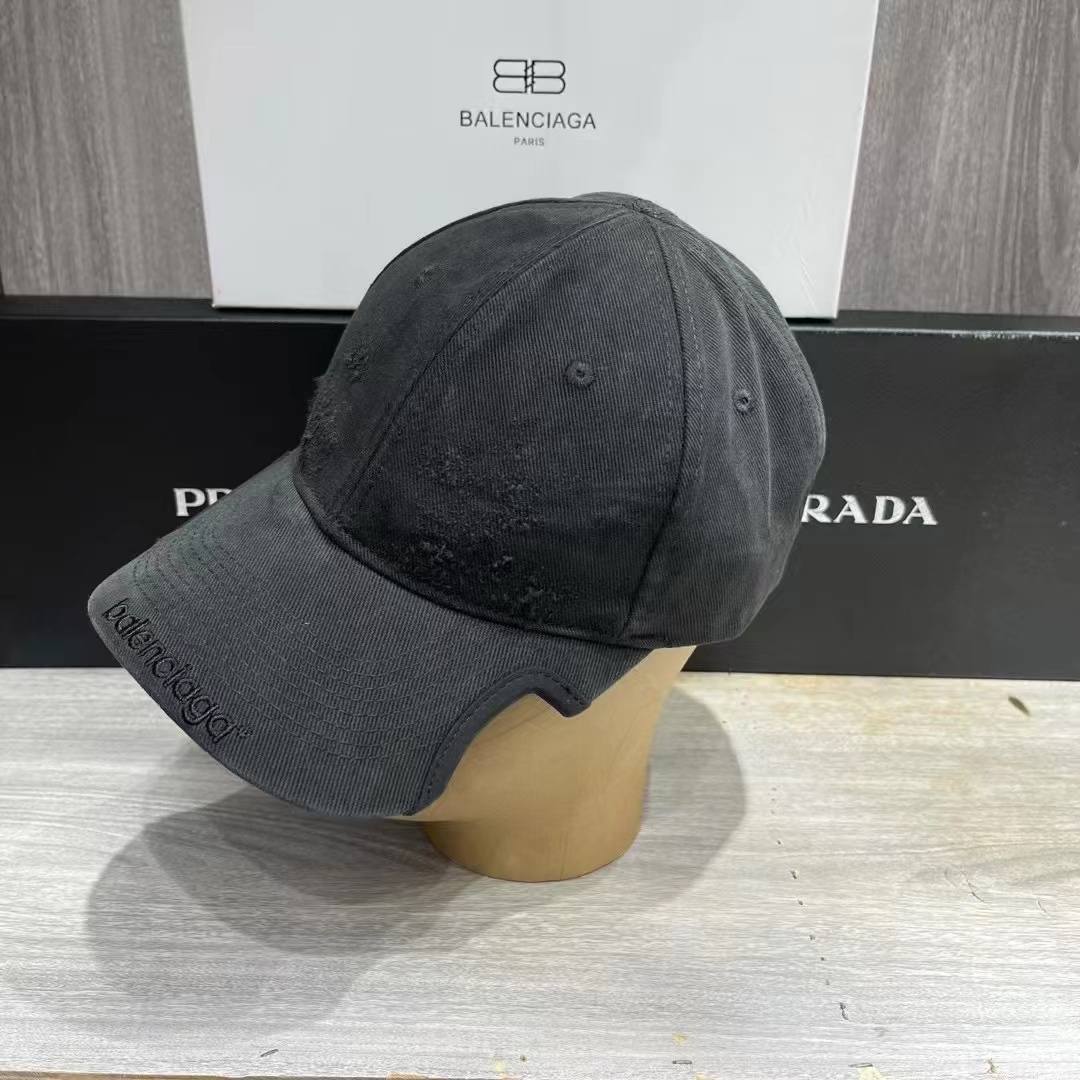Balenciaga Cap-371