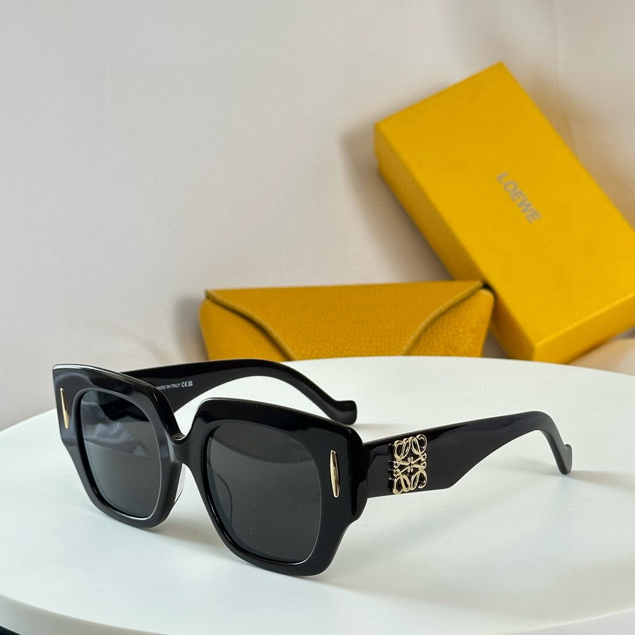 LOEWE Sunglasses(AAAA)-802