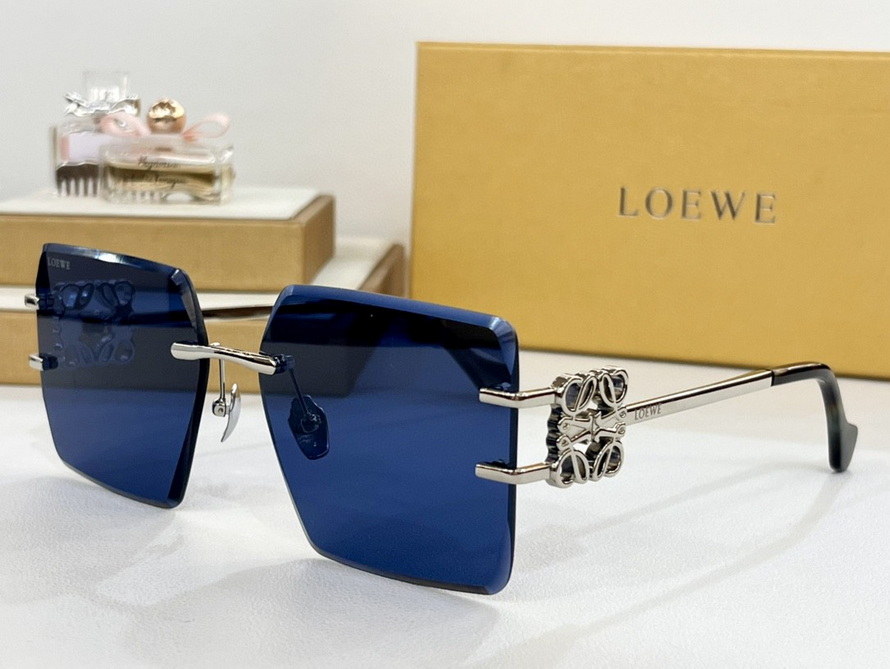 LOEWE Sunglasses(AAAA)-782
