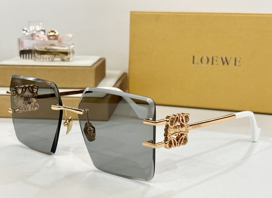 LOEWE Sunglasses(AAAA)-781