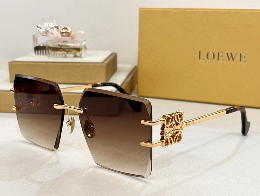 LOEWE Sunglasses(AAAA)-779