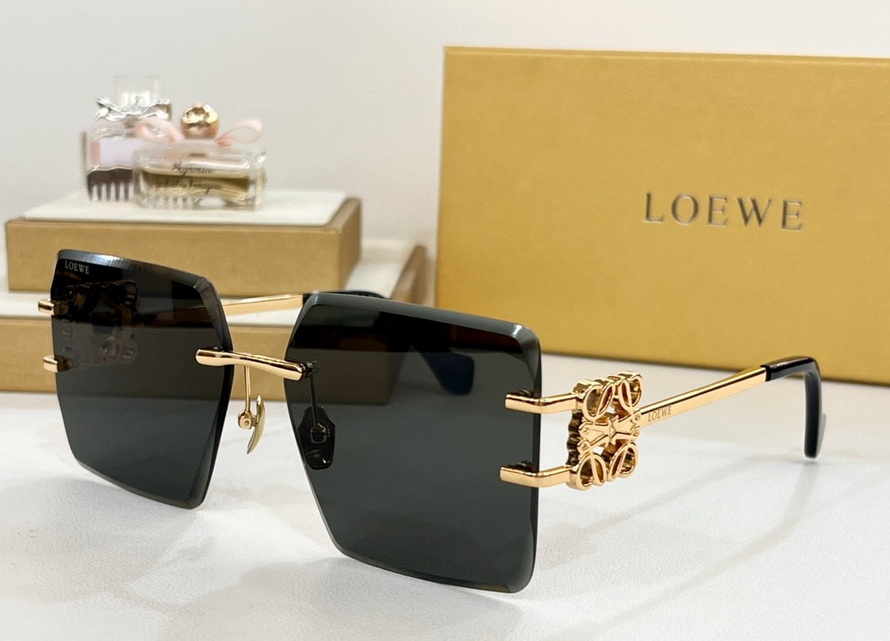 LOEWE Sunglasses(AAAA)-778