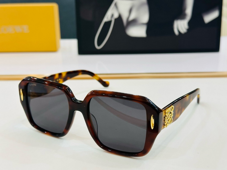 LOEWE Sunglasses(AAAA)-712
