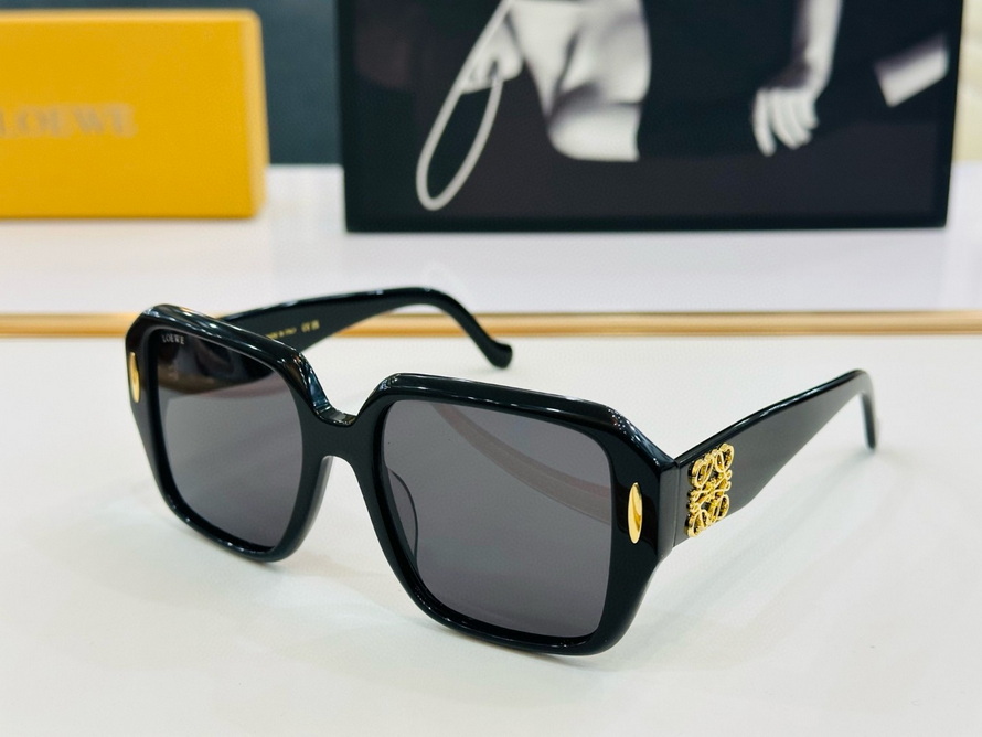 LOEWE Sunglasses(AAAA)-708