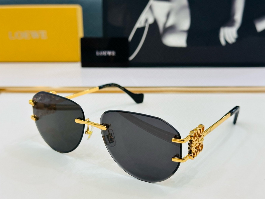 LOEWE Sunglasses(AAAA)-702