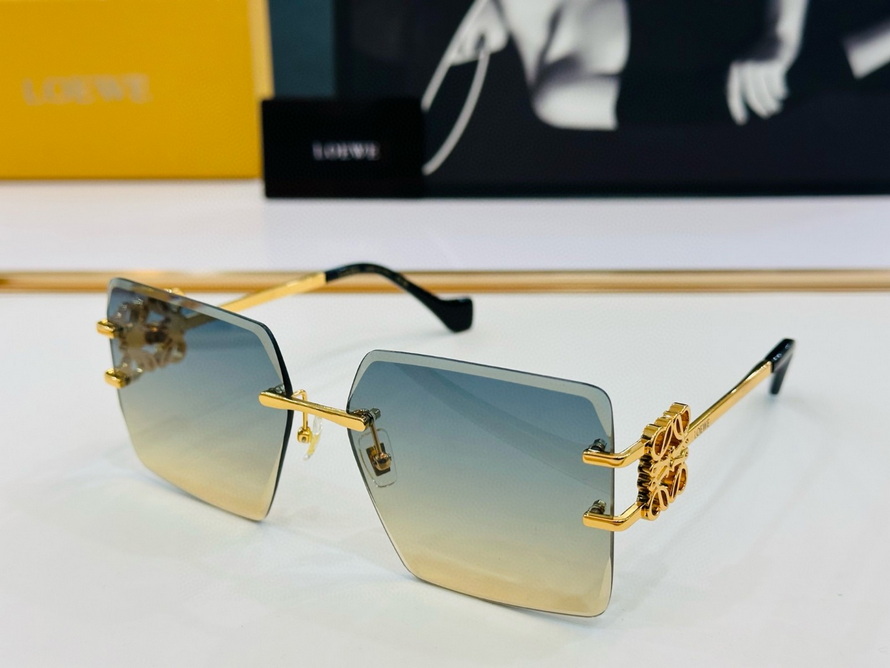 LOEWE Sunglasses(AAAA)-701