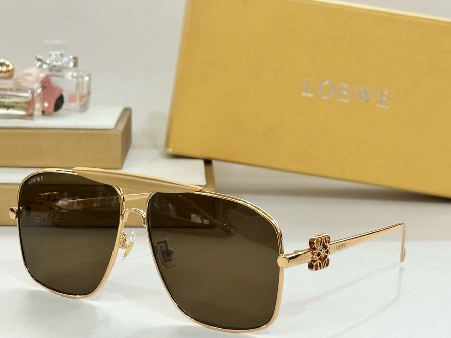 LOEWE Sunglasses(AAAA)-681