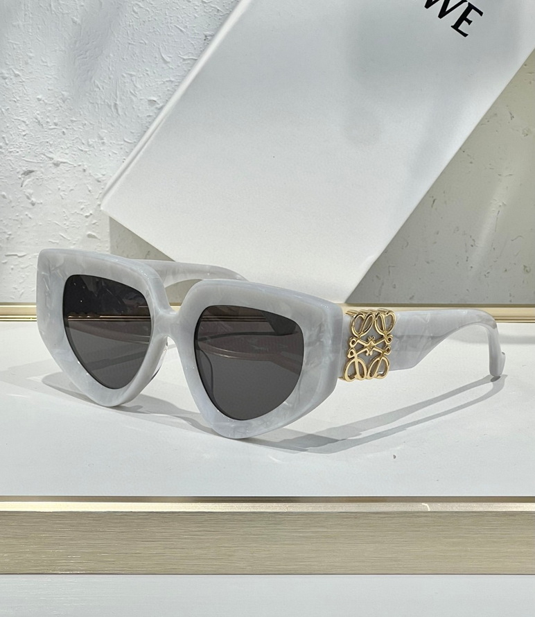 LOEWE Sunglasses(AAAA)-612