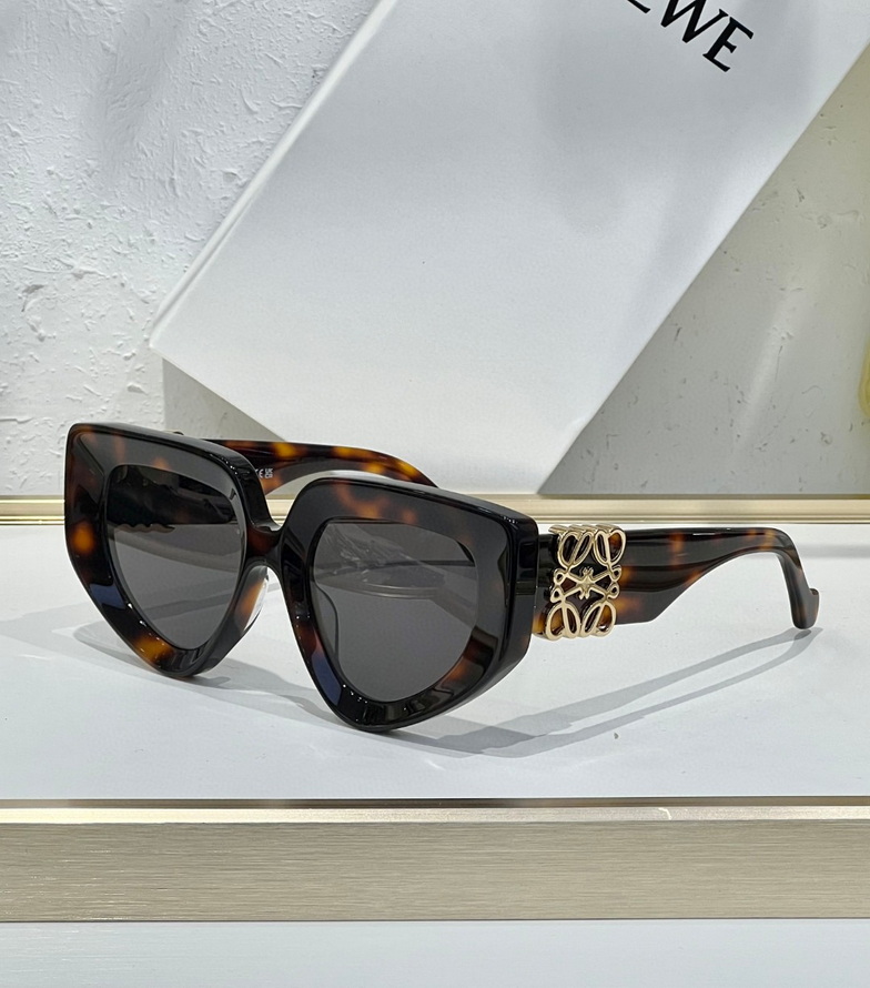 LOEWE Sunglasses(AAAA)-608