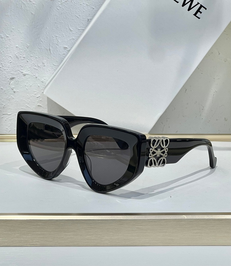 LOEWE Sunglasses(AAAA)-605