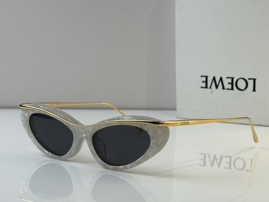 LOEWE Sunglasses(AAAA)-572
