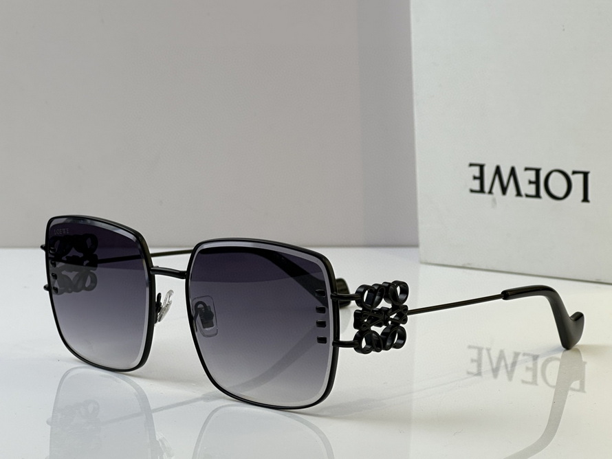 LOEWE Sunglasses(AAAA)-546
