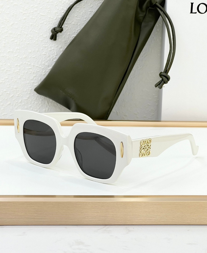 LOEWE Sunglasses(AAAA)-452