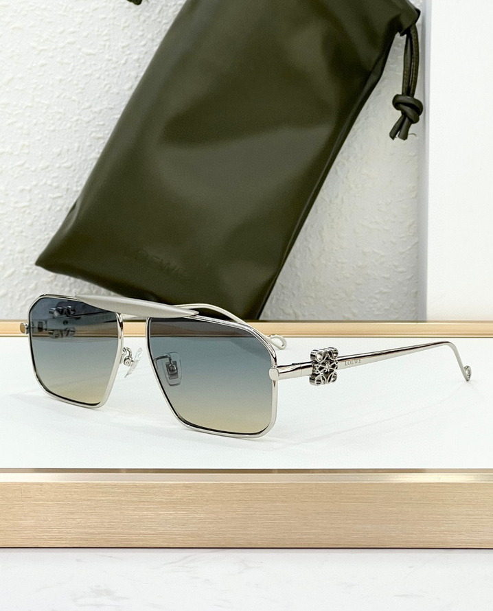 LOEWE Sunglasses(AAAA)-451