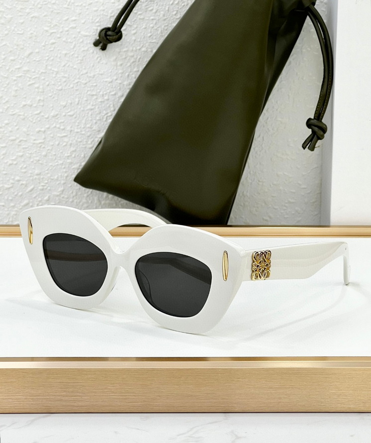 LOEWE Sunglasses(AAAA)-444