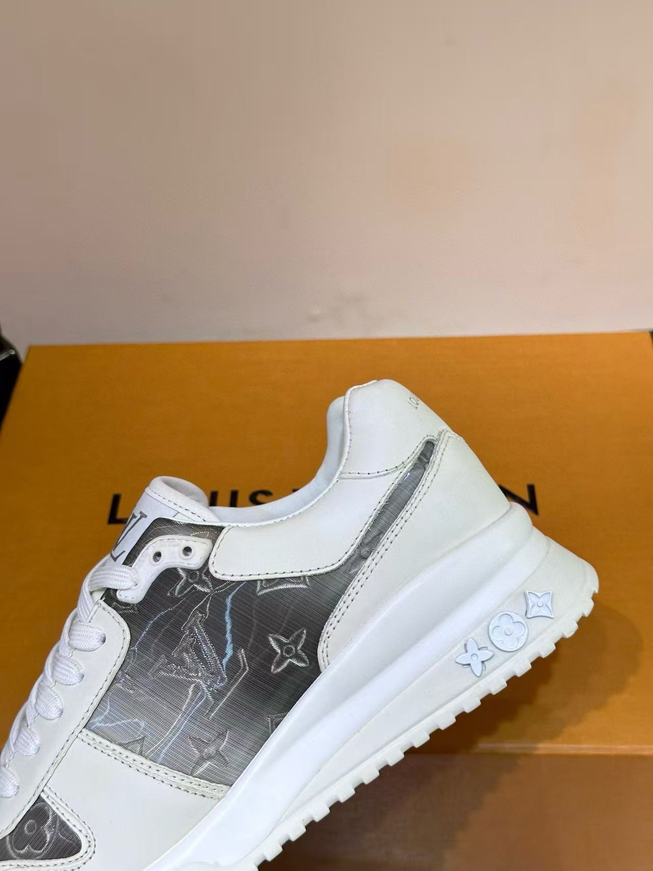 LV Shoes(AAA)-1240
