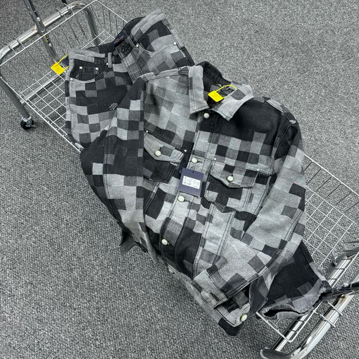 LV Jacket-030