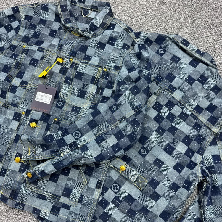 LV Jacket-035