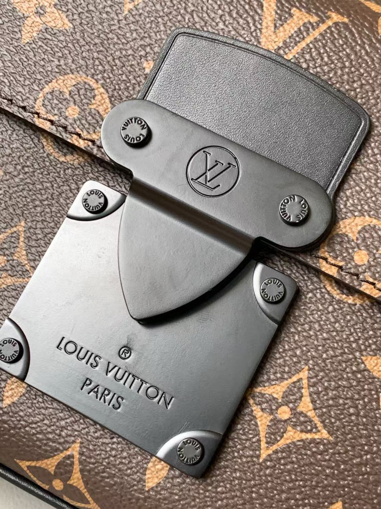 LV Handbags AAA(Men)-335