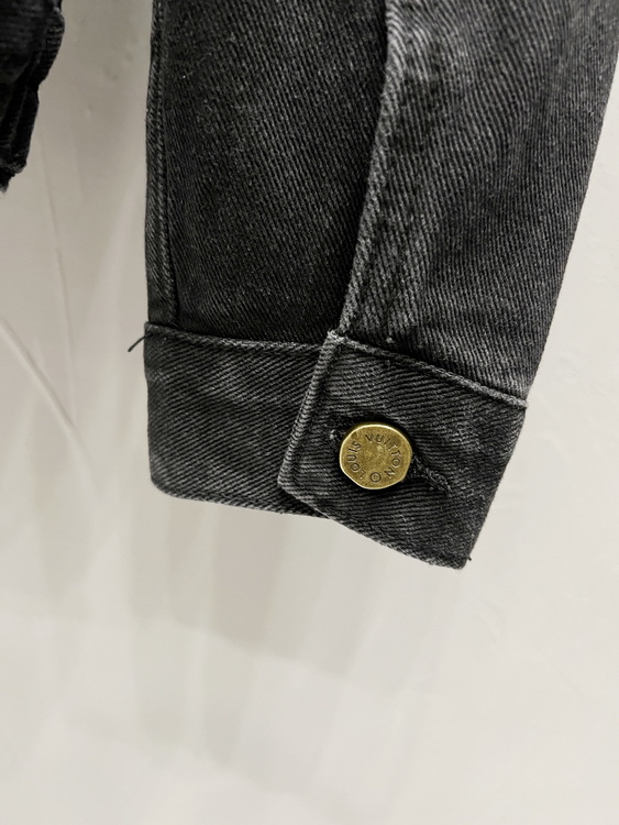 LV Jacket-139
