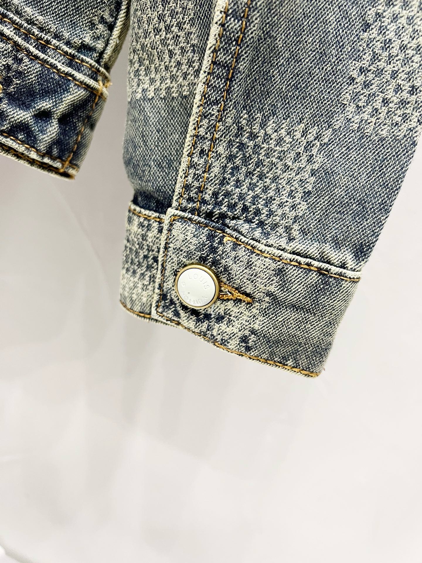 LV Jacket-147