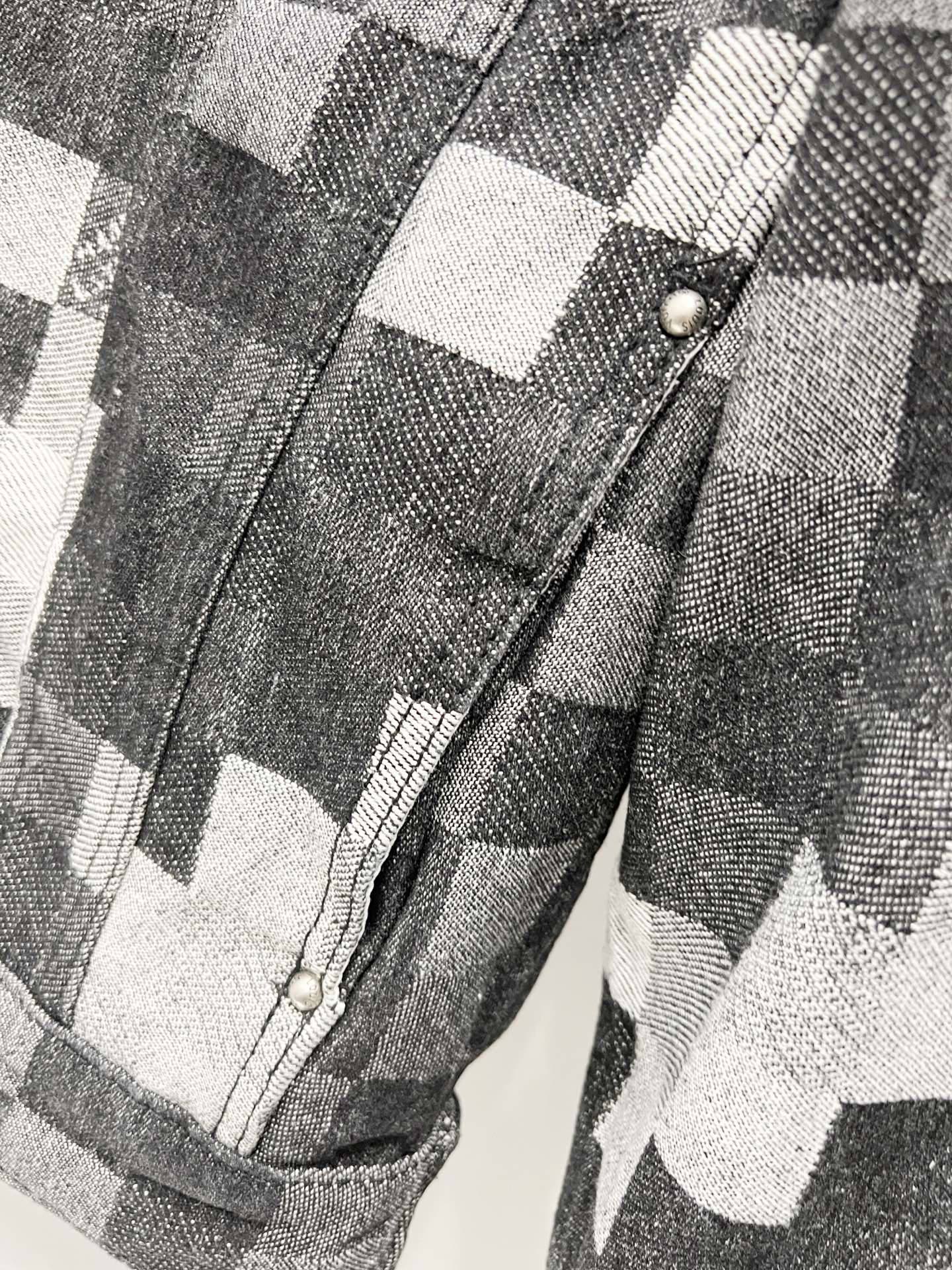 LV Jacket-157