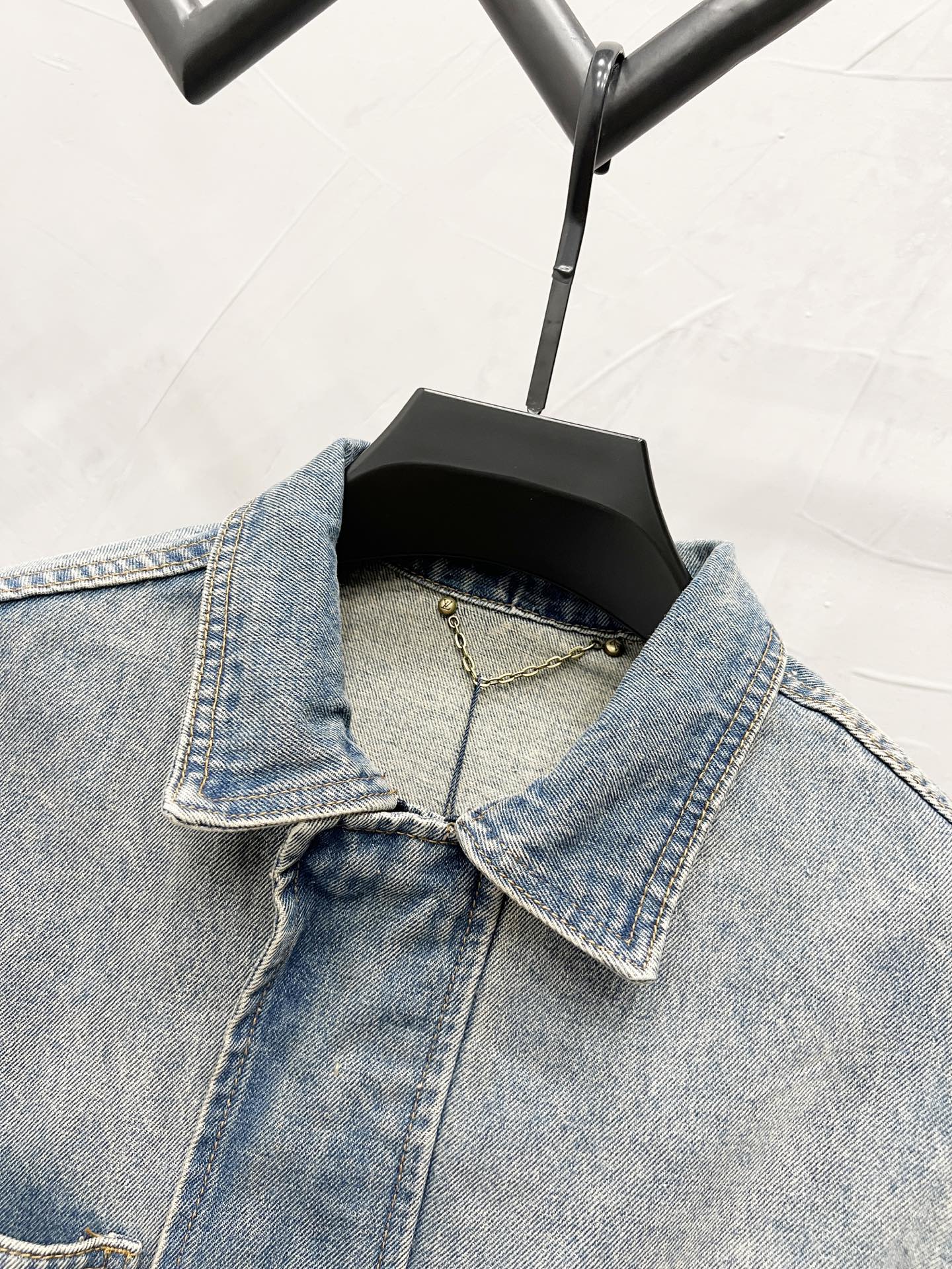 LV Jacket-159