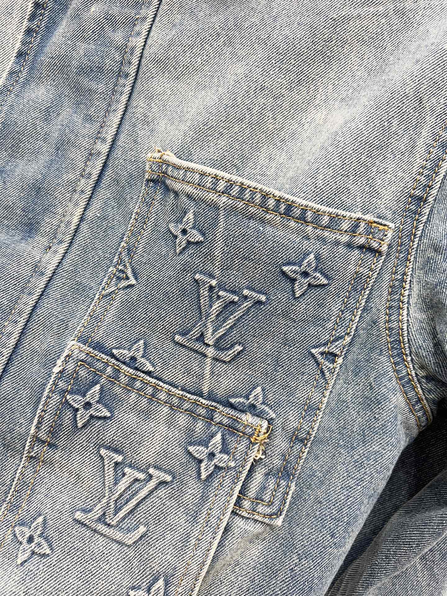 LV Jacket-159