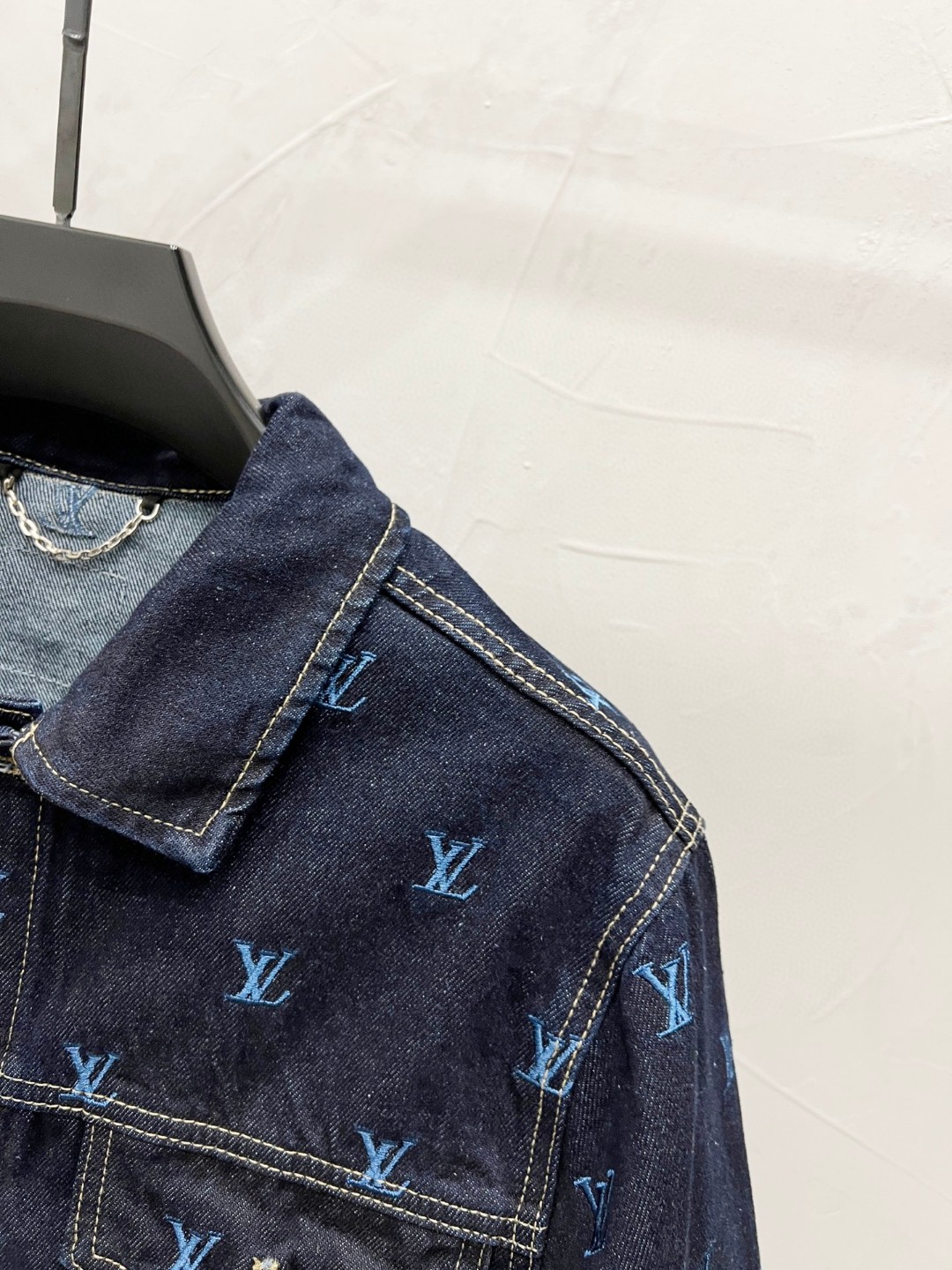 LV Jacket-162