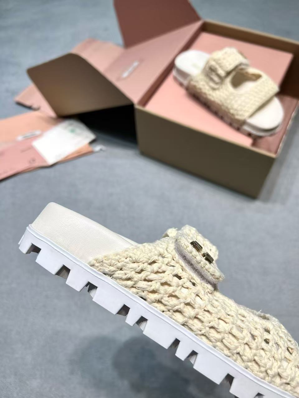 Miu Miu Slippers Women(AAA)-002
