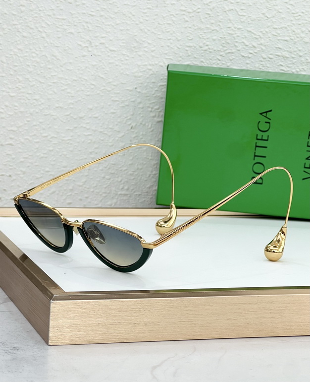 BOTTEGA VENETA Sunglasses(AAAA)-026
