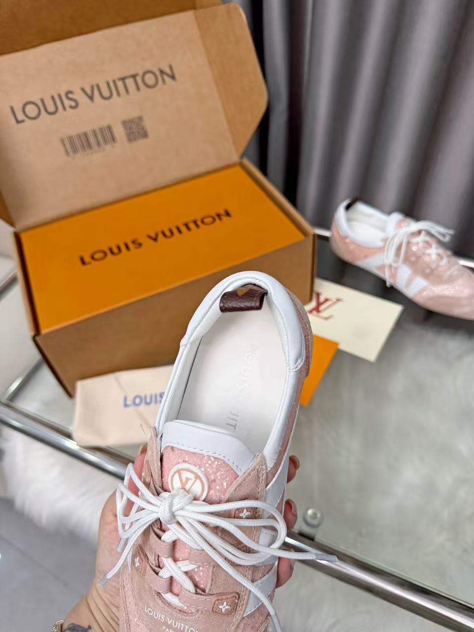 LV Shoes AAA(Women)-105