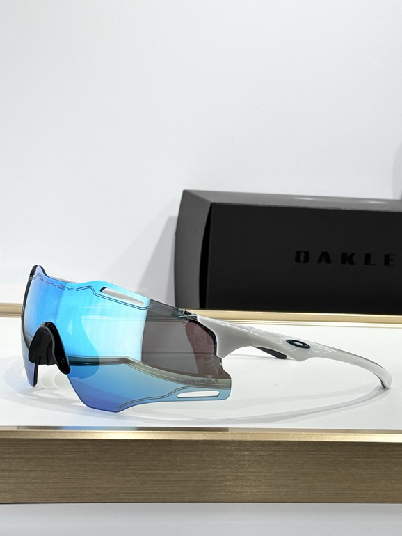 Oakley Sunglasses(AAAA)-605