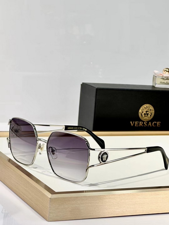 VERSACE Sunglasses(AAAA)-606