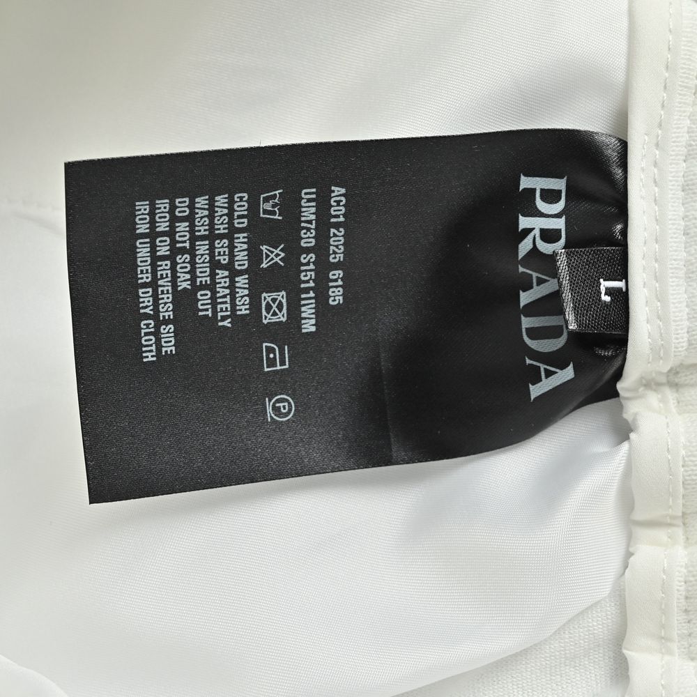 Prada Shorts-043