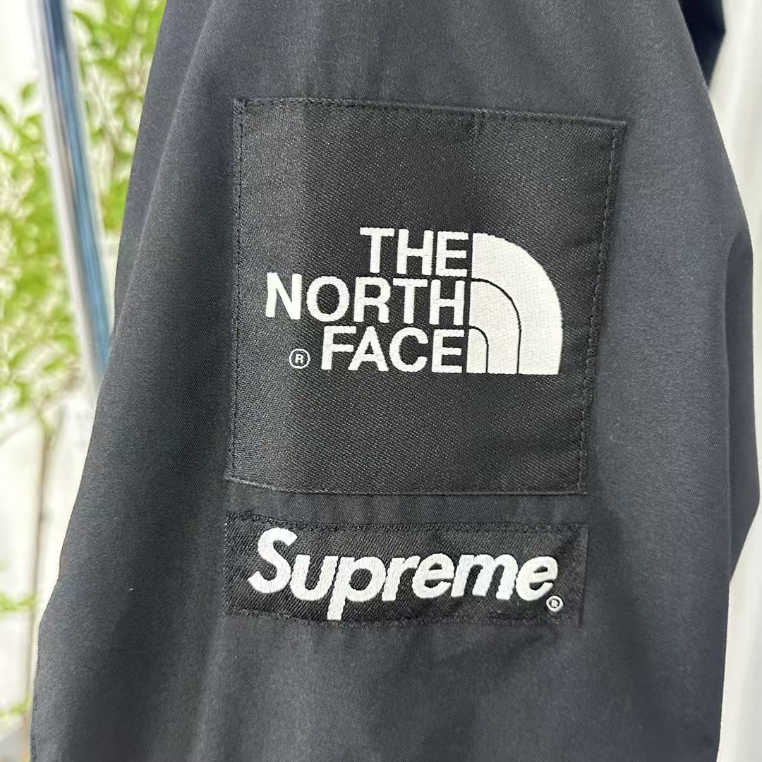 The North Face Jacket-002
